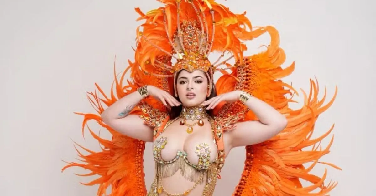 Kerolay estreia neste ano como musa da ala musical da escola Estrela do Terceiro Milênio.