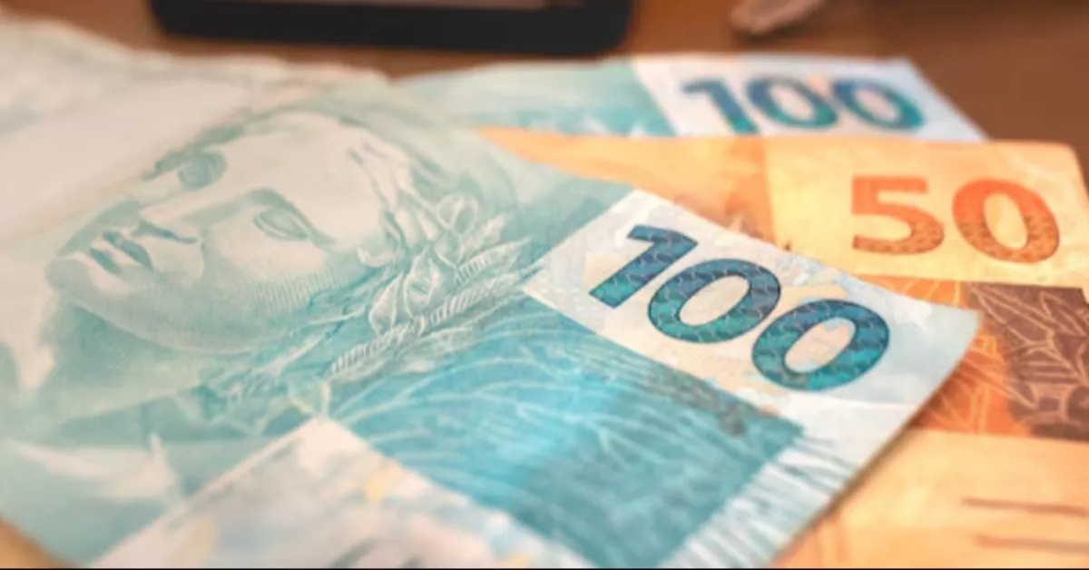 O processo é feito pelo aplicativo Caixa Tem, permitindo que todo o procedimento, desde a simulação do valor até a contratação.