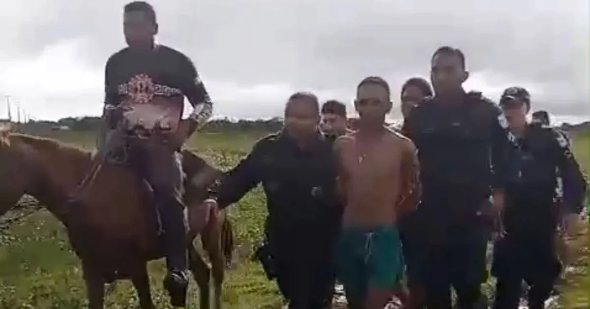 Imagens divulgadas nas redes sociais mostram o suspeito amarrado, sendo entregue ao sargento Martins do 139º Pelotão Policial Destacado de Retiro Grande.