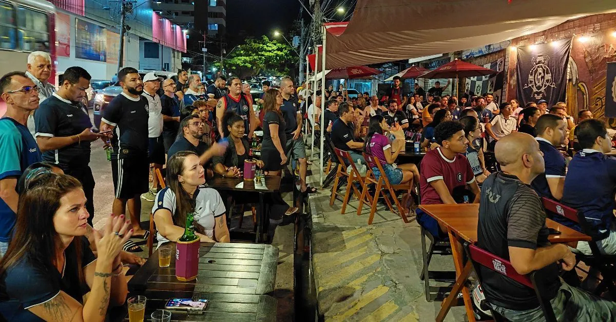 Não era estádio, eram nos bares; torcedores do Leão lotam estabelecimentos