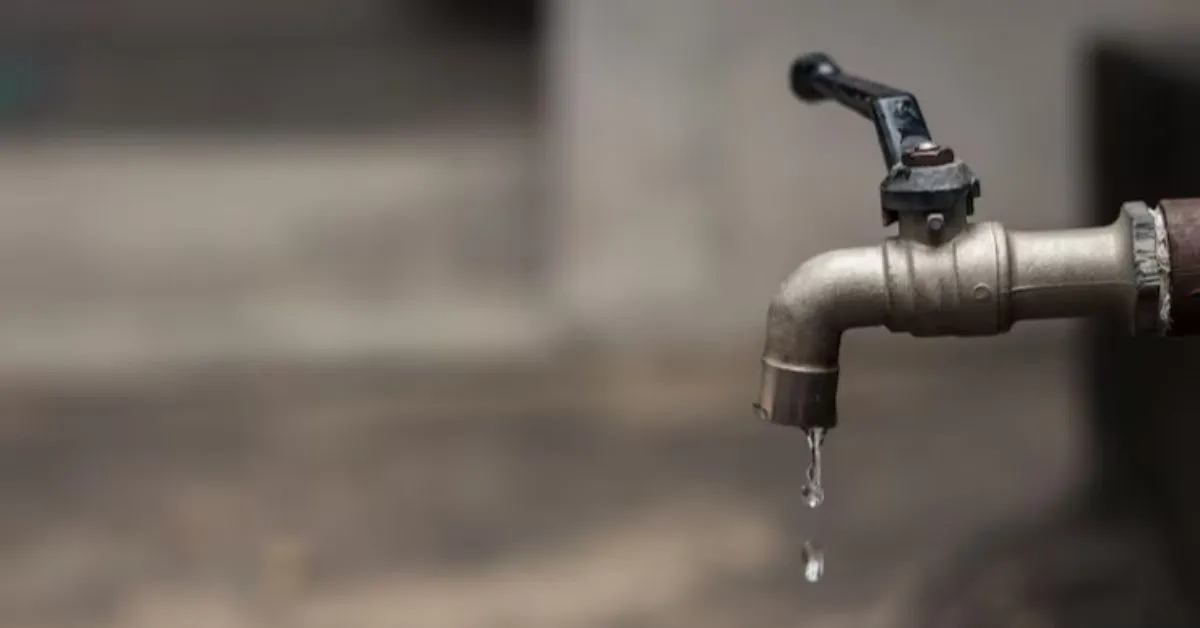 Diversos bairros ficarão sem água até o fim da tarde deste domingo (1º).