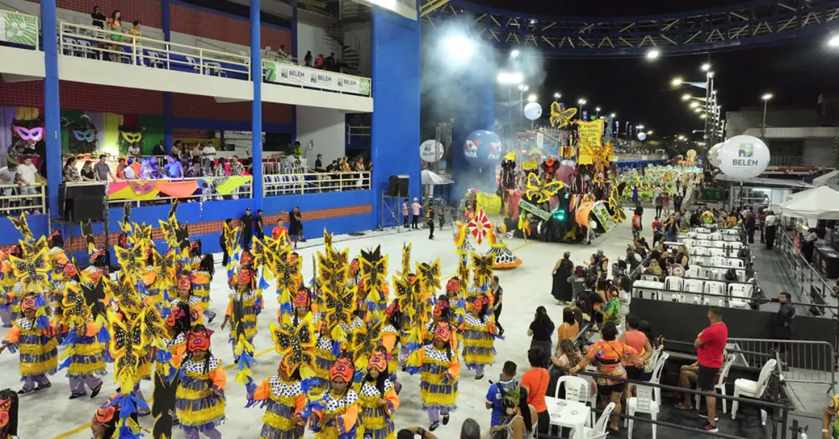 Apuração do Grupo Especial do CarnaBelém 2026 movimenta a Aldeia Amazônica nesta terça (3), a partir das 18h, com leitura das notas e show de samba ao final do evento.