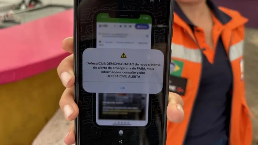 Ao receber a notificação, a recomendação é buscar um local seguro.