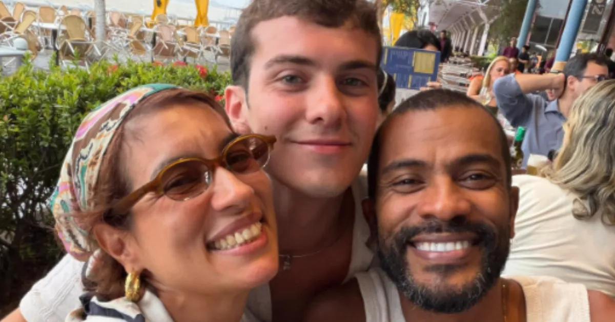 Samuel de Assis aproveita o Carnaval de Belém e visita pontos turísticos da capital paraense ao lado de amigos.