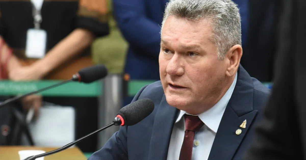 Deputado federal Keniston Braga (MDB-PA) defende fortalecimento da ANM junto ao ministro de Minas e Energia.