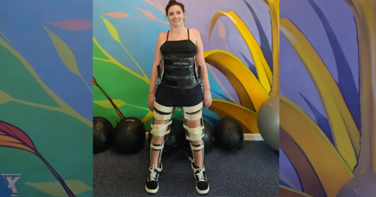 Lais Souza aparece em pé com auxílio de equipamentos durante sessão de fisioterapia e emociona seguidores nas redes sociais.