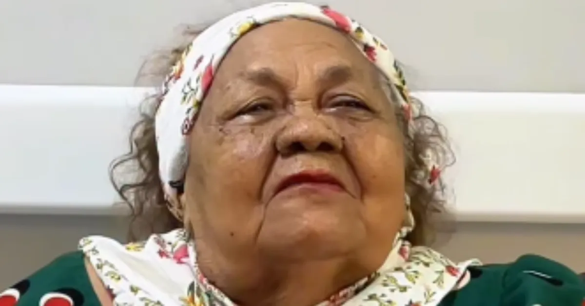 Dona Onete celebra alta hospitalar após semanas de internação e emociona fãs com mensagem de gratidão.