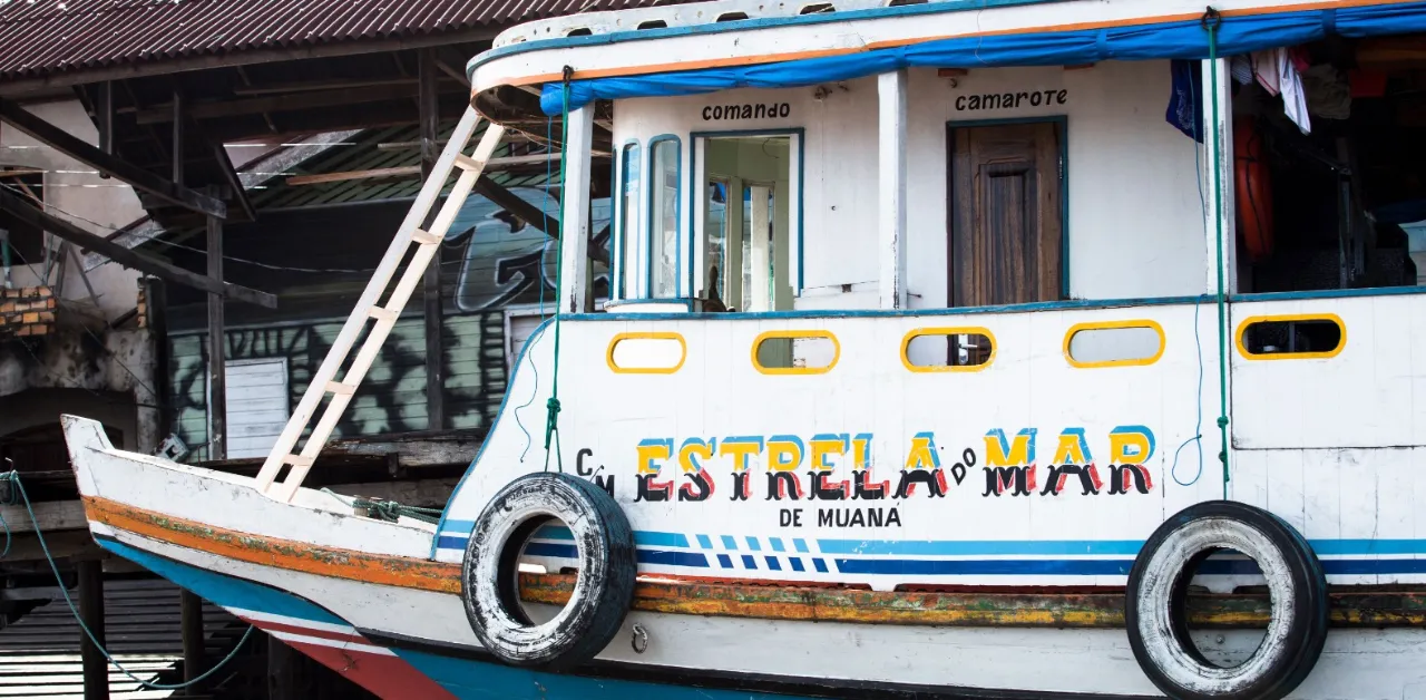Descubra a arte dos barcos amazônicos