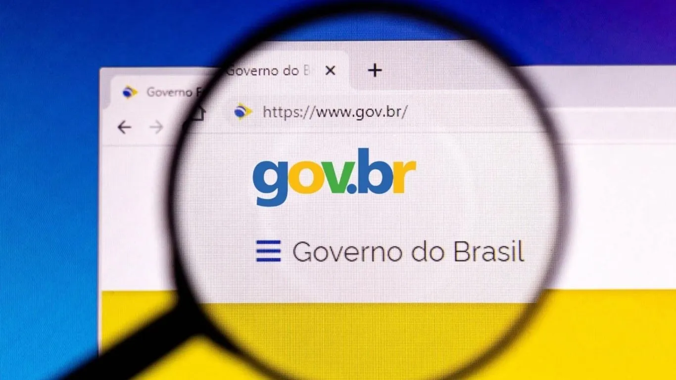 Interface de site falso que simula a página de login do sistema Gov.br para capturar dados de usuários.
