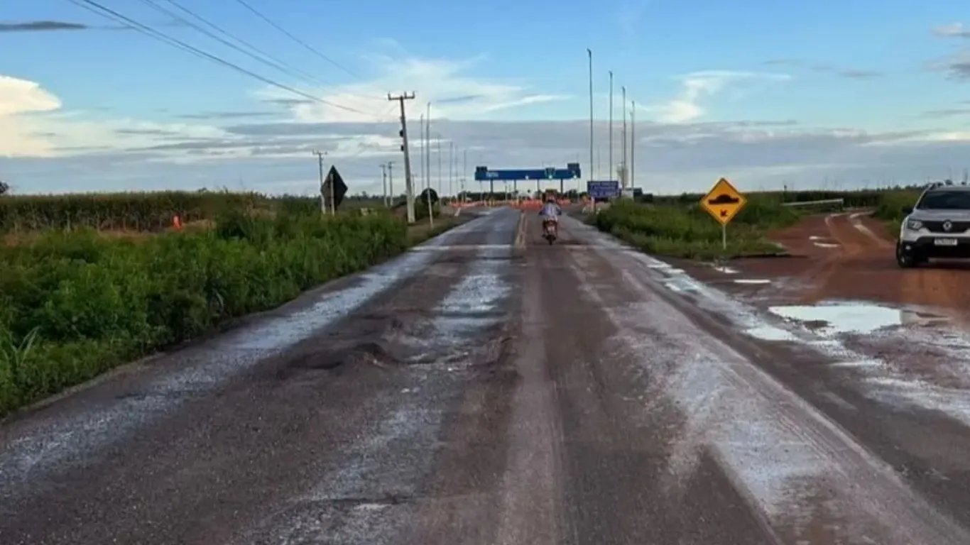 Trecho da rodovia PA-150 que passará a ter passagem livre para veículos até que a concessionária realize os reparos necessários.