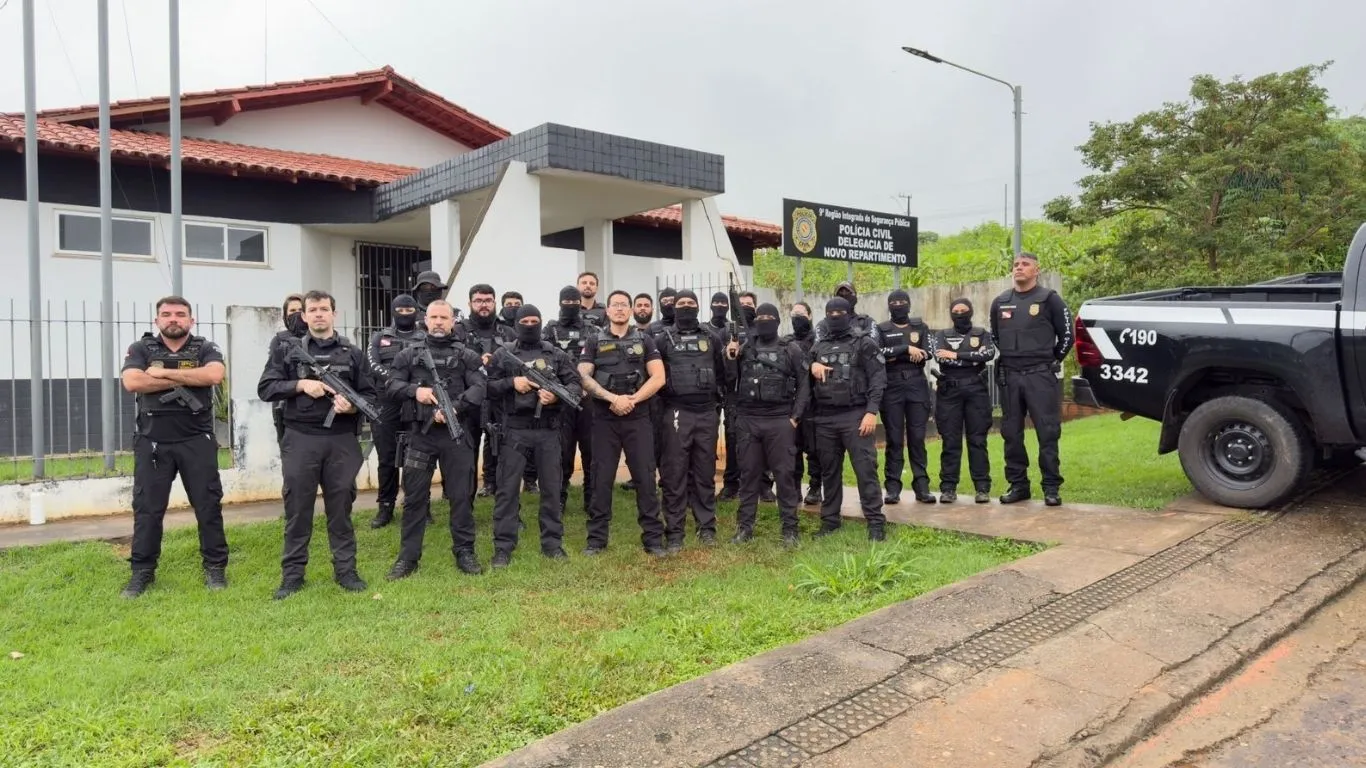 Momento em que as equipes da 9ª RISP saem às ruas para cumprir os 27 mandados judiciais da operação.