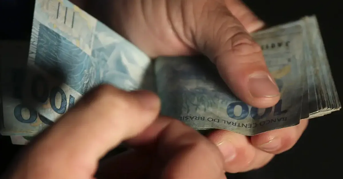 De acordo com o Banco Central, brasileiros têm R$ 10 bilhões esquecidos nas instituições financeiras.