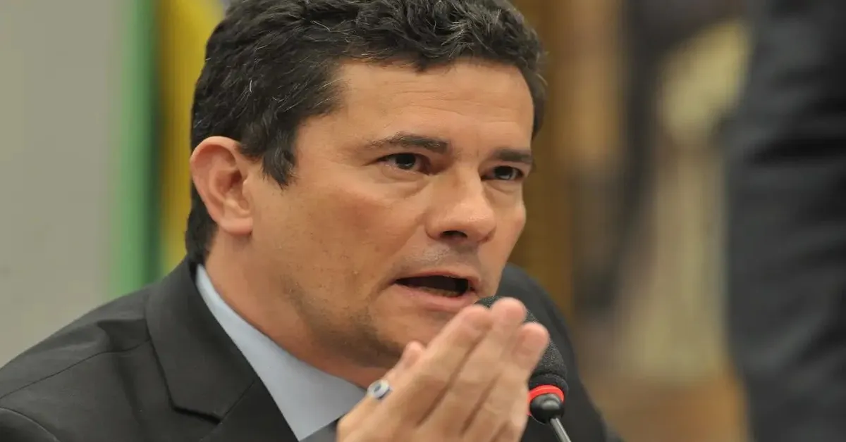 Documento assinado por Sergio Moro em 2005 indica determinação de escuta ilegal