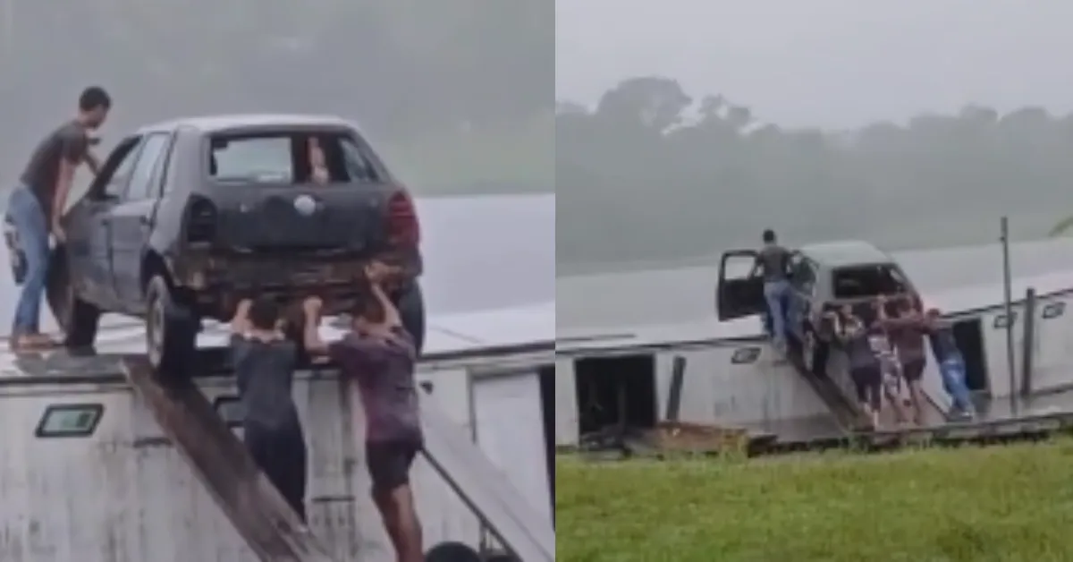 O automóvel foi colocado em cima do barco com ajuda de dois pedaços de madeira