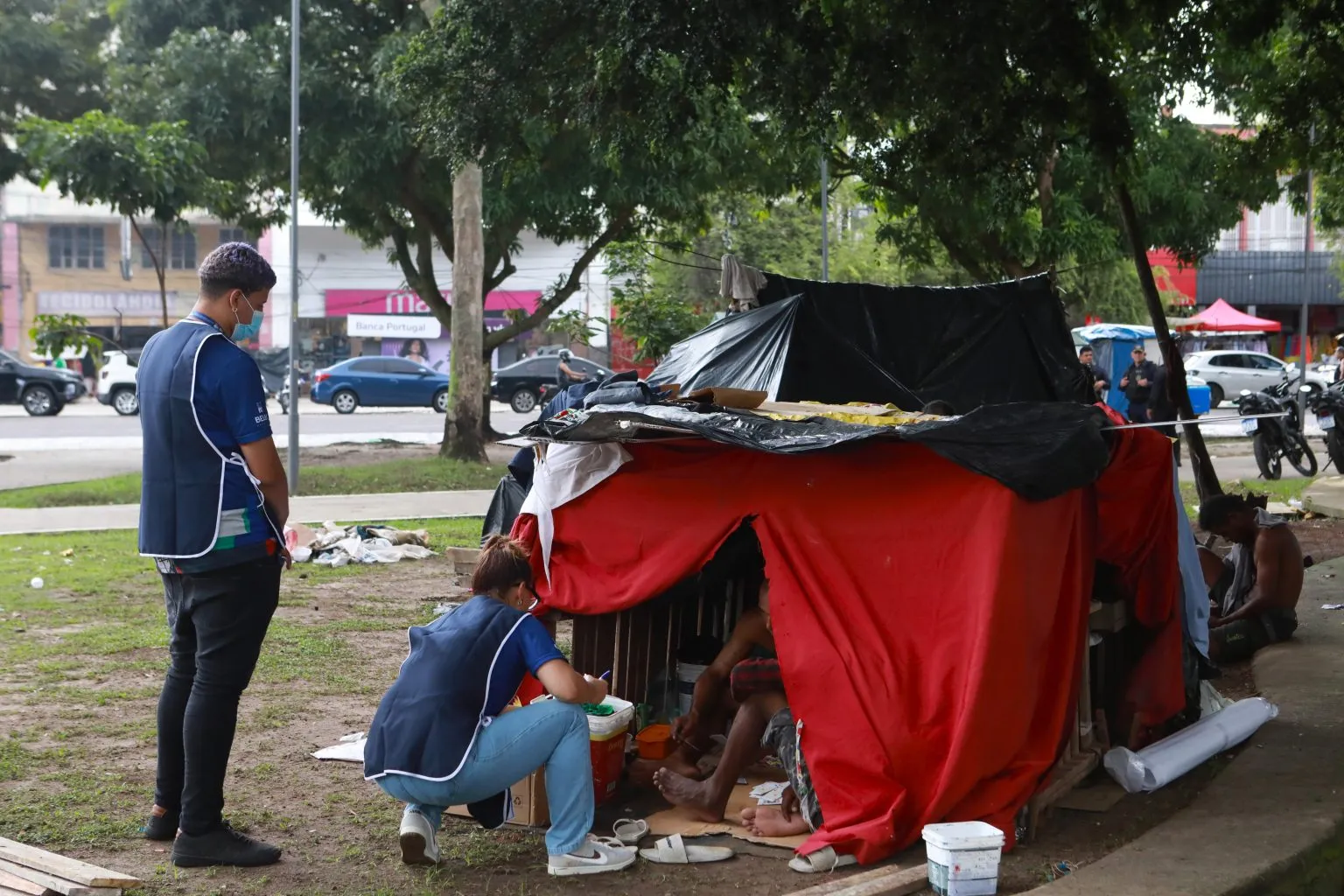 Equipes de assistência social realizam abordagens humanizadas nas ruas de Belém