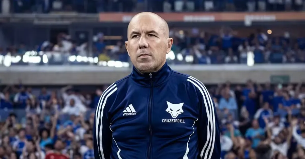 Leonardo Jardim chega ao Flamengo com a missão de reconstruir o time após a crise e a troca no comando técnico.