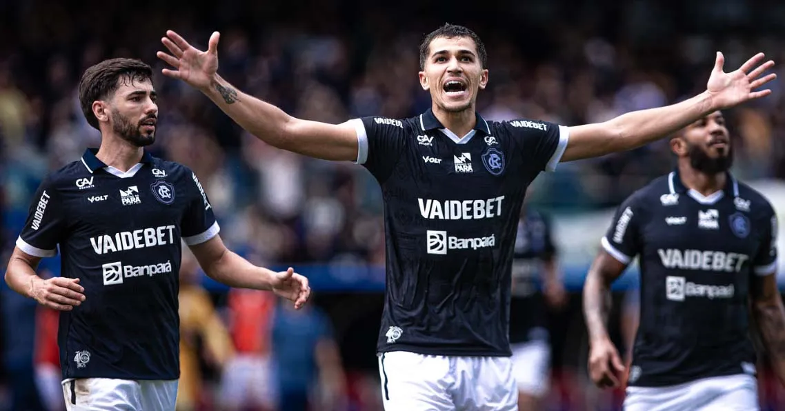 Taliari (esquerda) e Vitor Bueno (centro) estão fora.