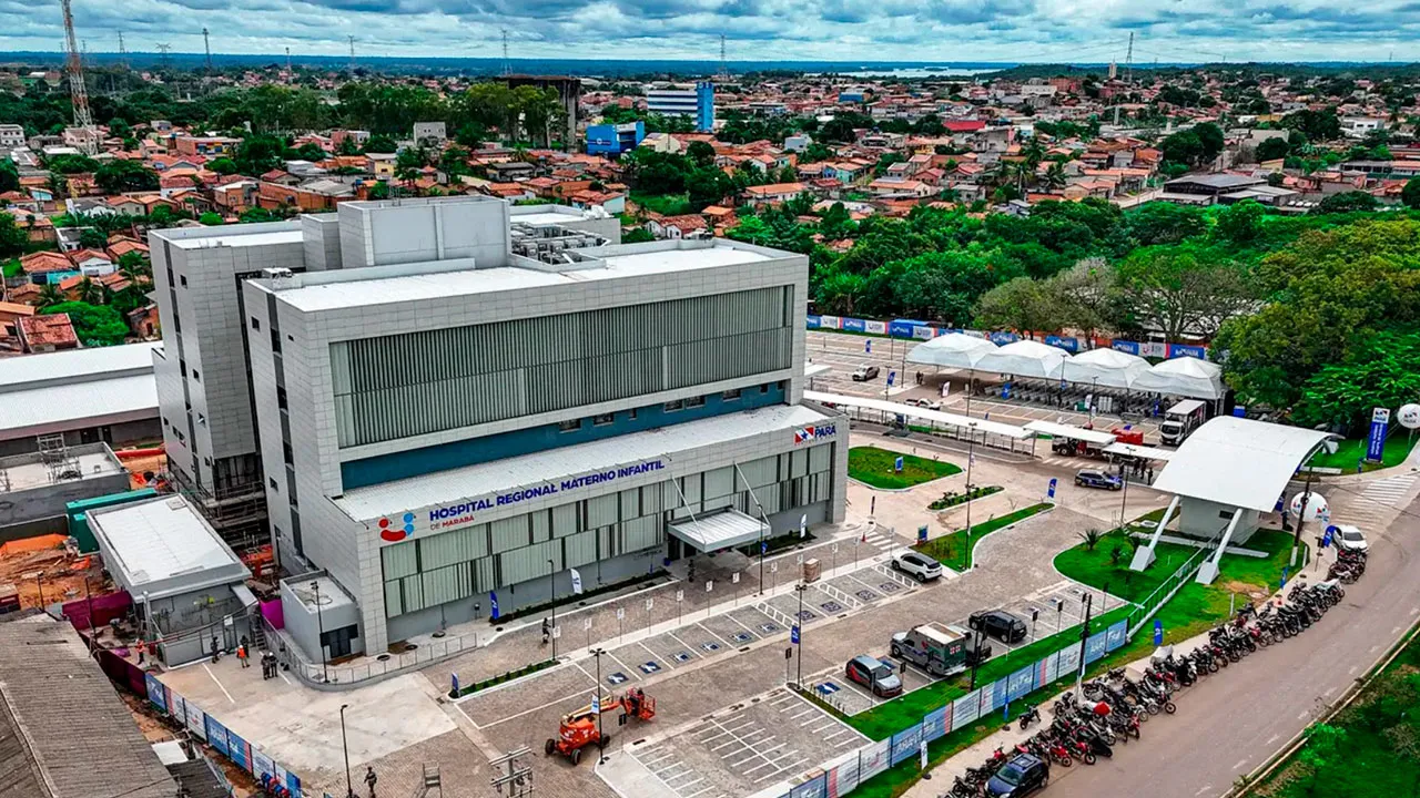 Fachada da primeira etapa do Hospital Regional “Dr. Nagib Mutran”, que inicia atendimentos ambulatoriais e diagnósticos.