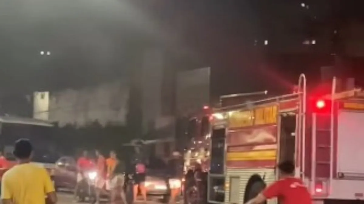 Uma equipe do Corpo de Bombeiros Militar do Pará chegou rapidamente ao local para combater o incêndio.