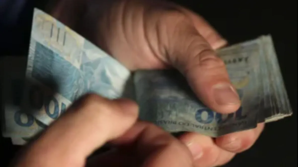 O pagamento será realizado em duas etapas.