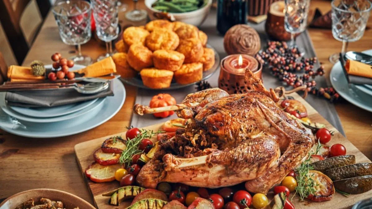 Após os excessos de comida e bebida, a hidratação é o primeiro passo para ajudar o organismo a se recuperar.