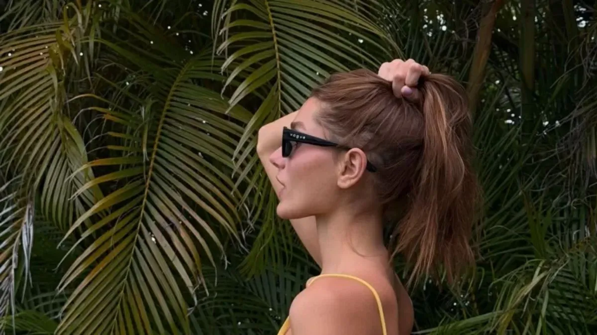 Ao som de "Step Into Christmas", de Elton John, ela compartilhou imagens da viagem nas redes sociais.