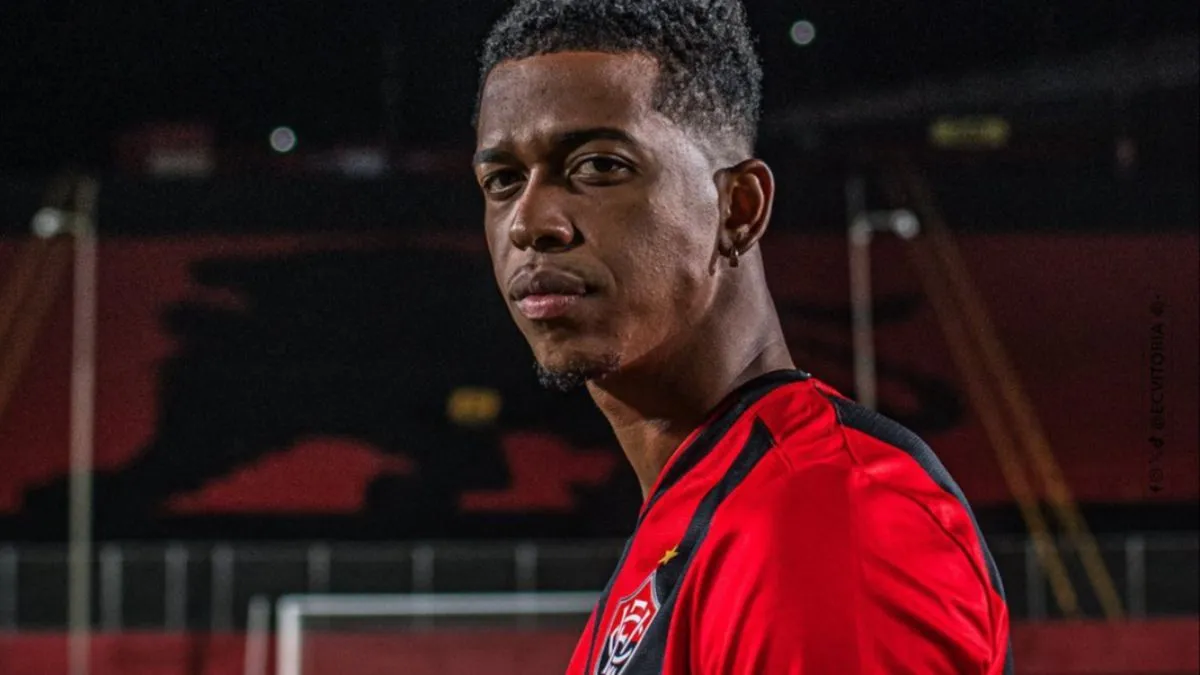 Carlinhos deve ser anunciado como novo reforço do Clube do Remo após saída do Flamengo jogar a Série A em 2026, relatou canal
@PapaRubroNegro
.