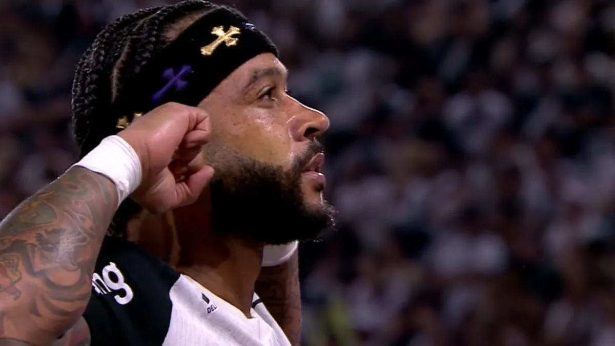 O camisa 10 do Timão marcou o gol do título neste domingo (21).