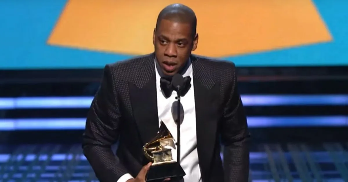 A cantora fez acusações contra Jay-Z nas redes após divulgação de documentos ligados ao caso Jeffrey Epstein.