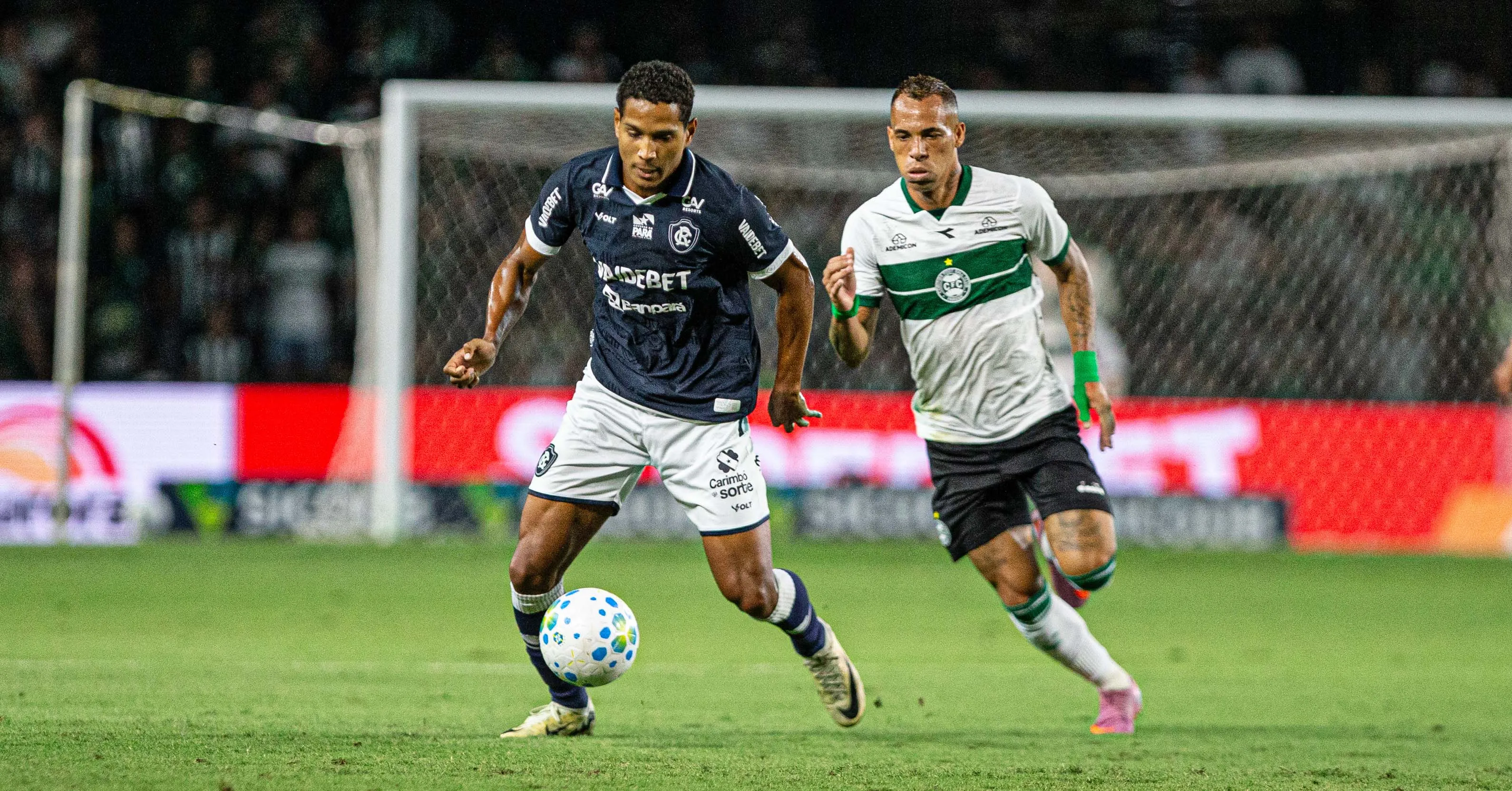 Lateral se lesionou contra o Coritiba, na sexta rodada do Brasileirão