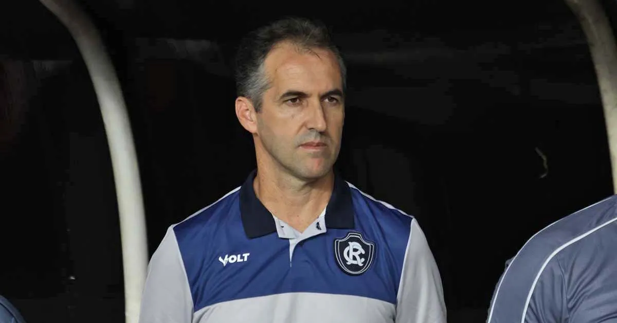 Léo Condé ainda não somou pontos com o Leão e nem viu a equipe balançar as redes