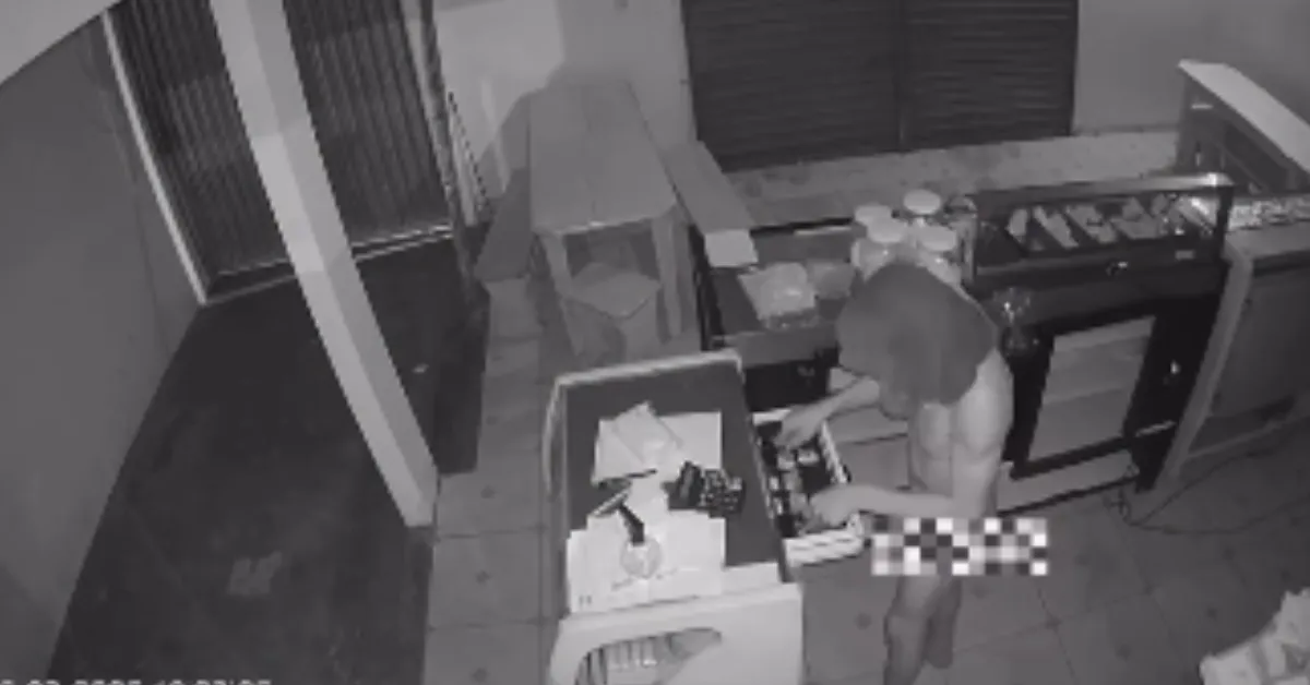 De acordo com informações iniciais, o suspeito aguardou o momento em que a proprietária deixou o local para cometer o crime.