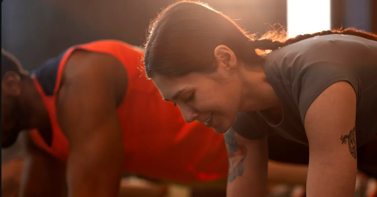 Mais do que motivação momentânea, a disciplina funciona como um mecanismo que sustenta comportamentos ao longo do tempo.