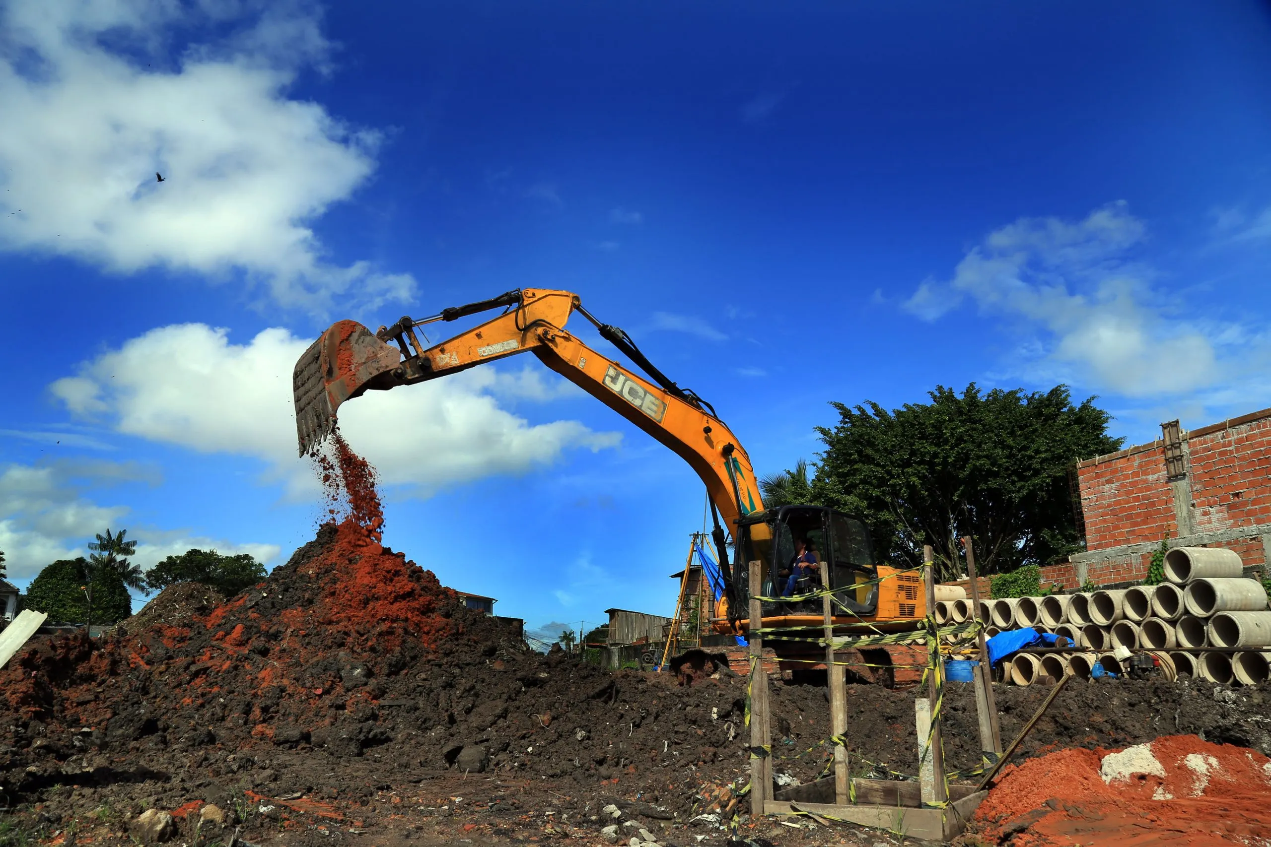 As obras estavam paralisadas há quase 20 anos.