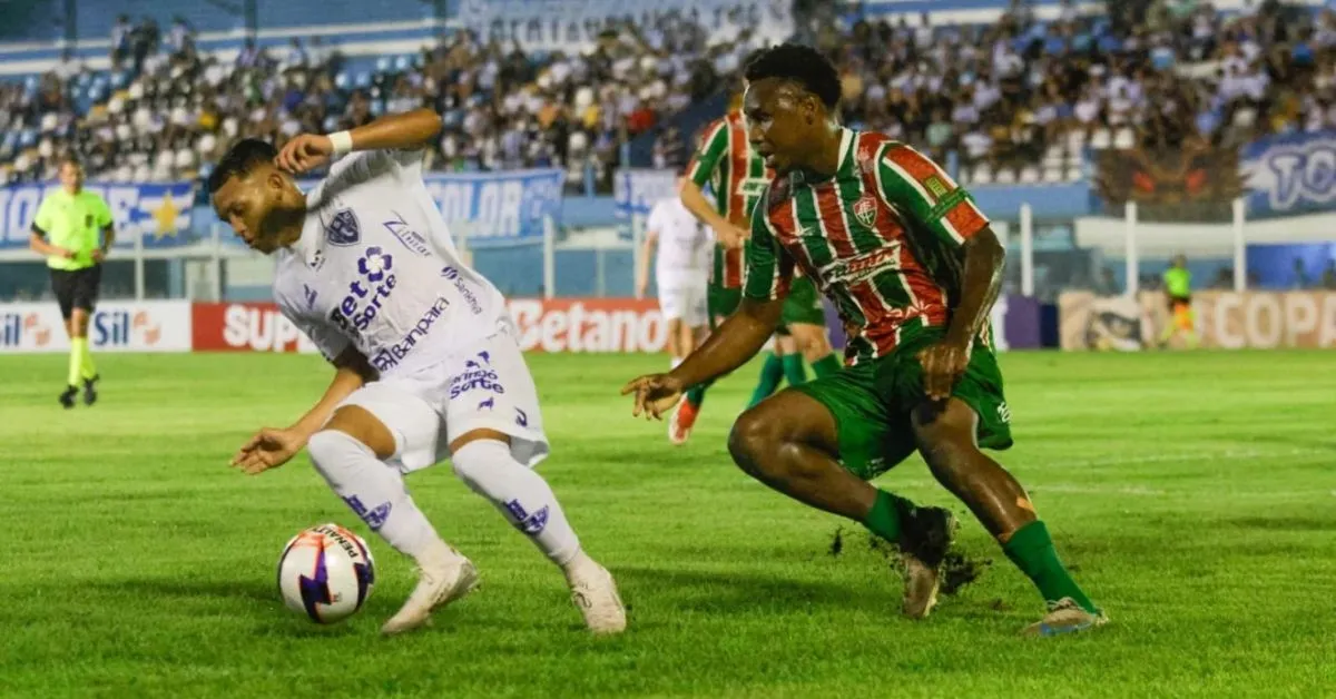 Imagem ilustrativa da notícia: Paysandu ganha de virada e se mantém na disputa da Copa Norte