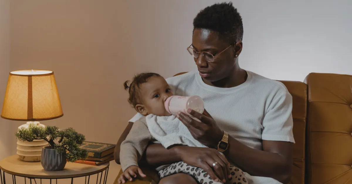 Ampliação da licença-paternidade aprovada pelo Senado busca incentivar a participação dos pais nos primeiros dias de vida dos filhos e fortalecer o vínculo familiar.