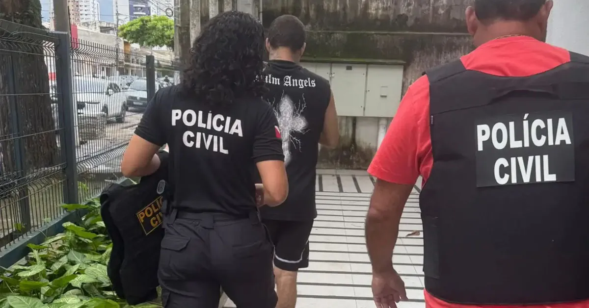 O crime ocorreu no último dia 15 de março, no Bairro da Pratinha. A vítima, uma mulher trans, era ex-companheira do preso.