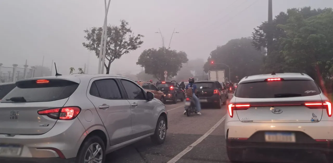 Avenida João Paulo II é uma das mais movimentadas nas primeiras horas da manhã.