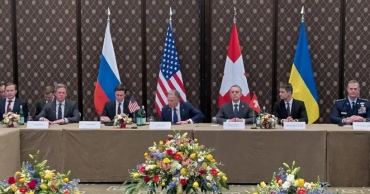 Delegações de Rússia e Ucrânia se reúnem em Genebra sob mediação dos Estados Unidos, em negociações marcadas por tensão, impasses territoriais e continuidade dos ataques no campo de batalha.