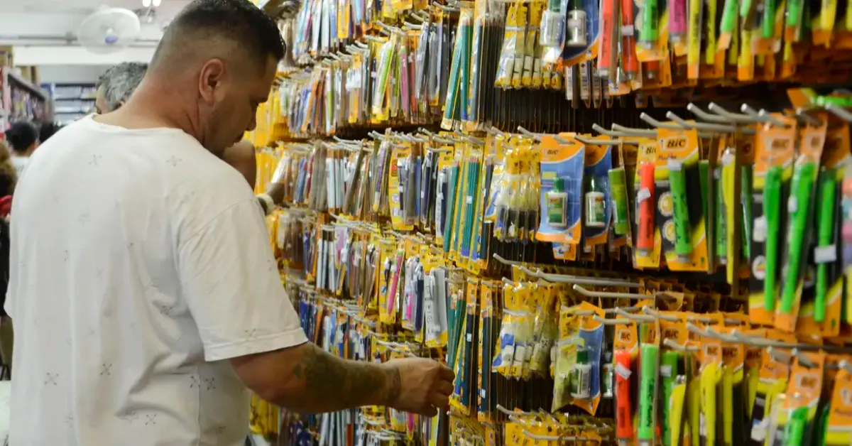 Janeiro traz material escolar e boletos que pesam no orçamento. Para evitar apertos, a estratégia é simples: planejamento.