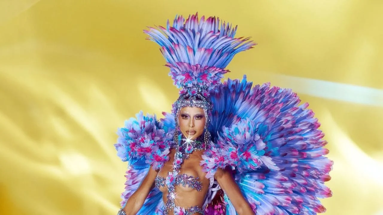 Sabrina Sato fala sobre a vida íntima de passistas no Carnaval, destacando a liberdade e a alegria de desfilar aos 45 anos