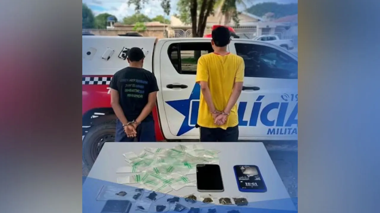 Balança de precisão e diversidade de drogas apreendidas com os suspeitos no Setor Marechal Rondon.