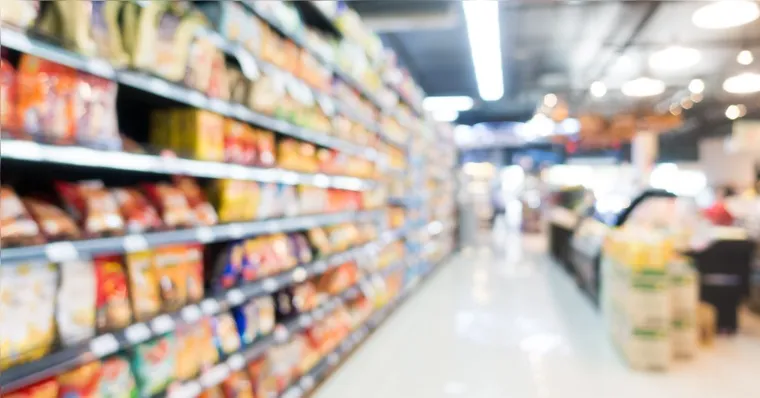 Entre as oportunidades oferecidas estão vagas para o cargo de operador de loja e operador de caixa, comprador, auxiliar de açougue e outras.