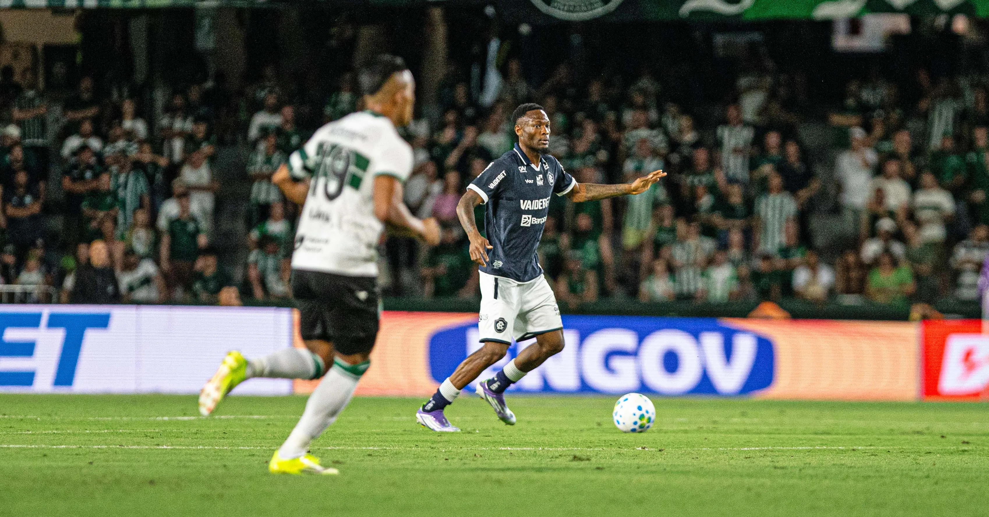 Zagueiro vem jogando bem pelo Leão, mas não evitando os resultados negativos