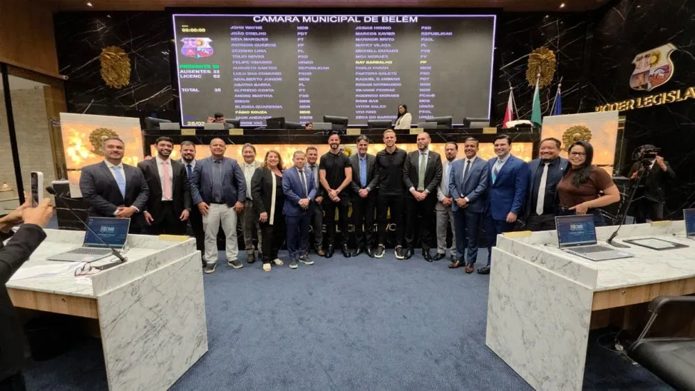 Atletas do Remo recebem homenagens da Câmara.