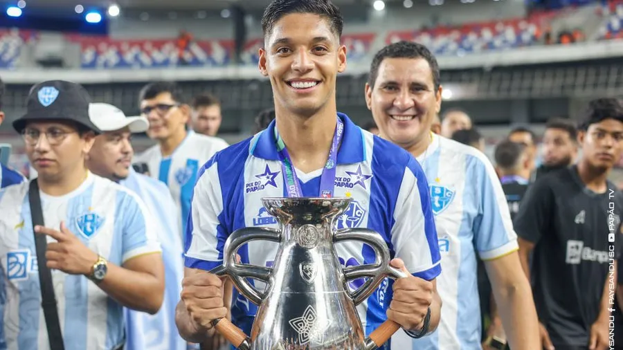 Imagem ilustrativa da notícia: Cria da base, Cauã Libonatti renova com o Paysandu até 2028