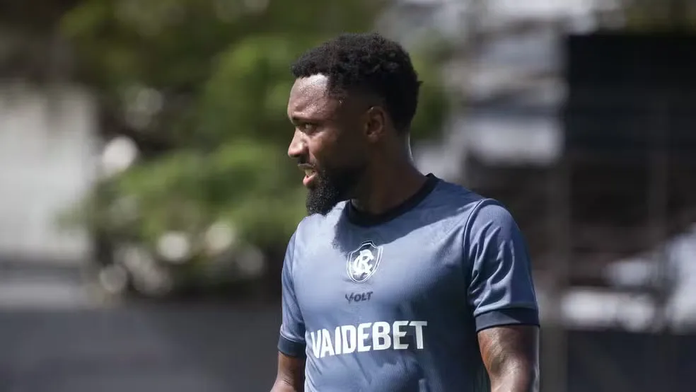 A possível chegada de Sávio atende a uma necessidade imediata do Sport, que deve perder o lateral Davi Gabriel