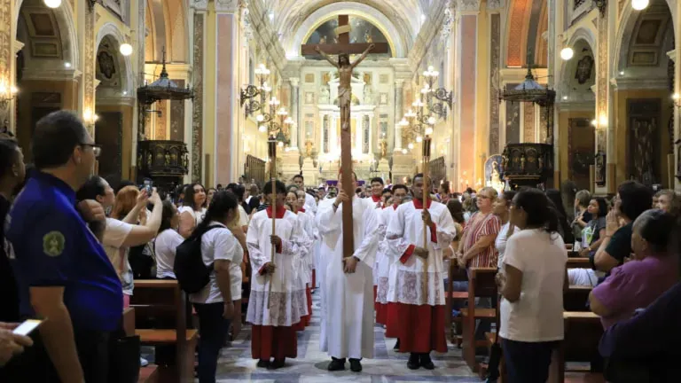 Um dos momentos mais marcantes da liturgia é o rito do Lava-Pé