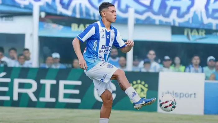 Pedro Henrique é contratado pelo Flamengo, mas permanece no Paysandu até o fim da Série C.