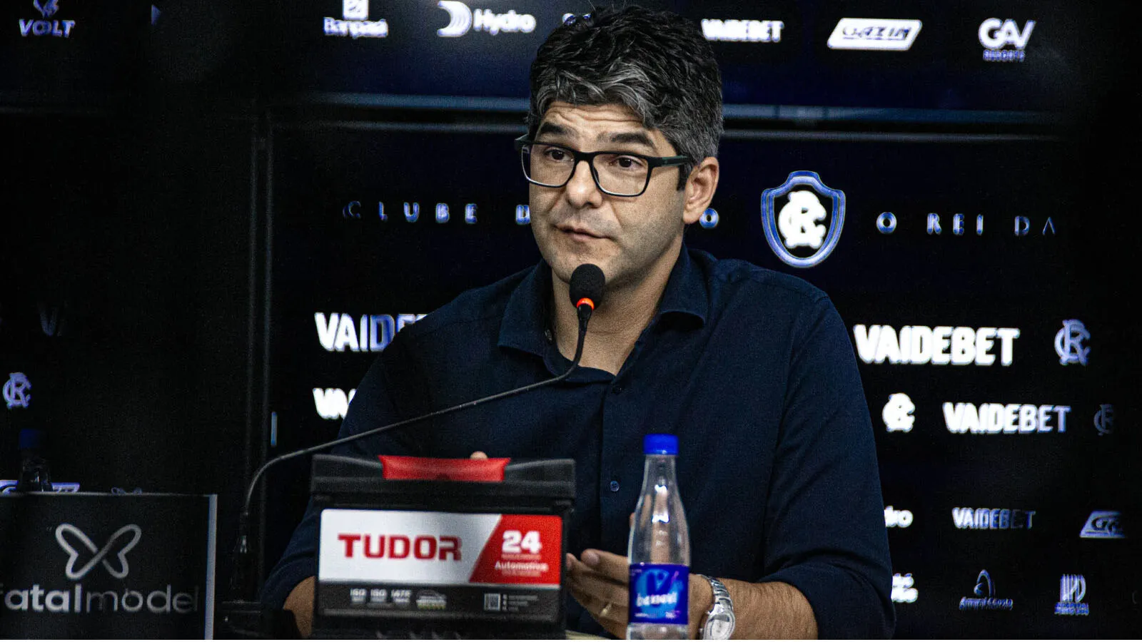 Na entrevista realizada nesta segunda-feira (30), o executivo de futebol Luis Vagner Vivian, esclareceu a situação de alguns jogadores do elenco azulino.